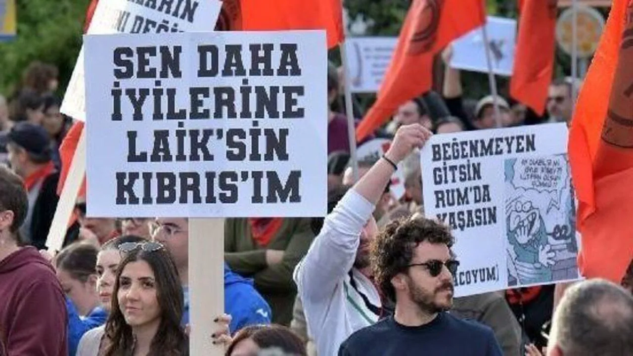 Okullarda Başörtüsü Yasağı Geri Geldi